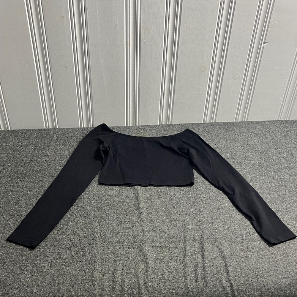 Elegant Black Long Sleeve Crop Top